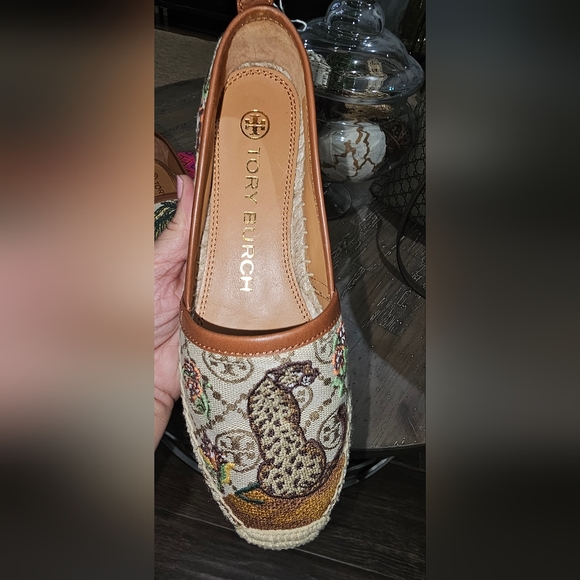 Tory Burch T MONOGRAM PLATFORM EMBROIDERED ESPADRILLE CHEETAH NEEDLEPOINT Sz 6 - Picture 2 of 6